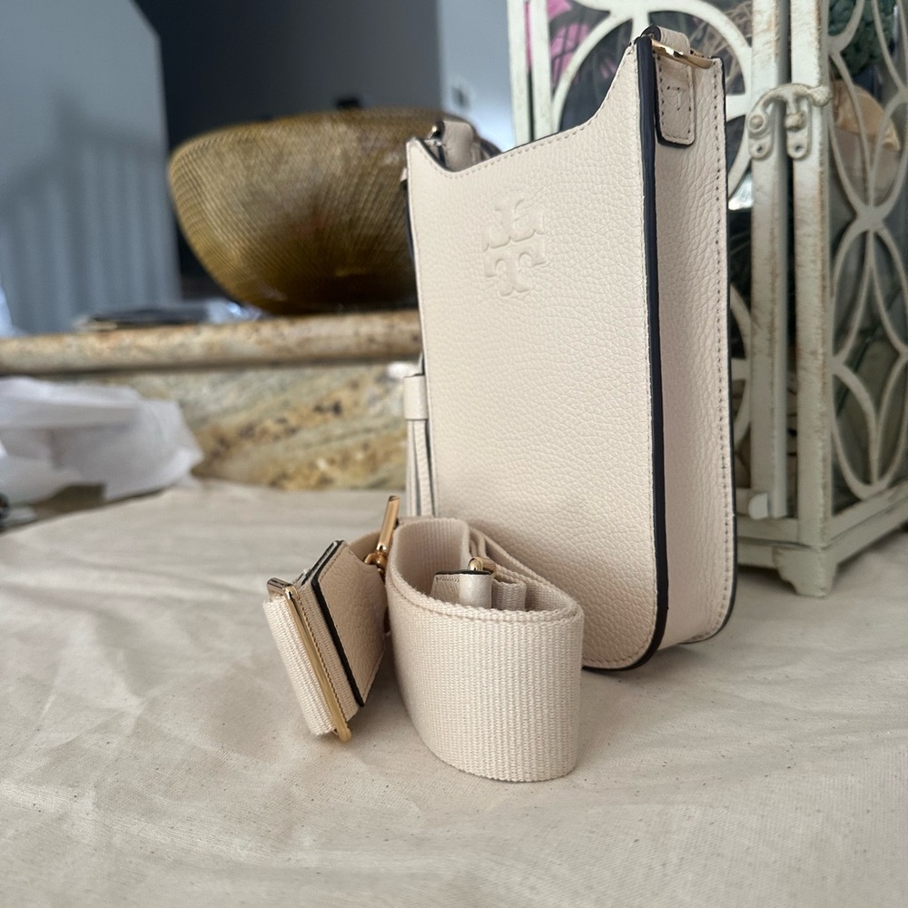 New Tory Burch Thea cellphone crossbody in ivory - Picture 5 of 7